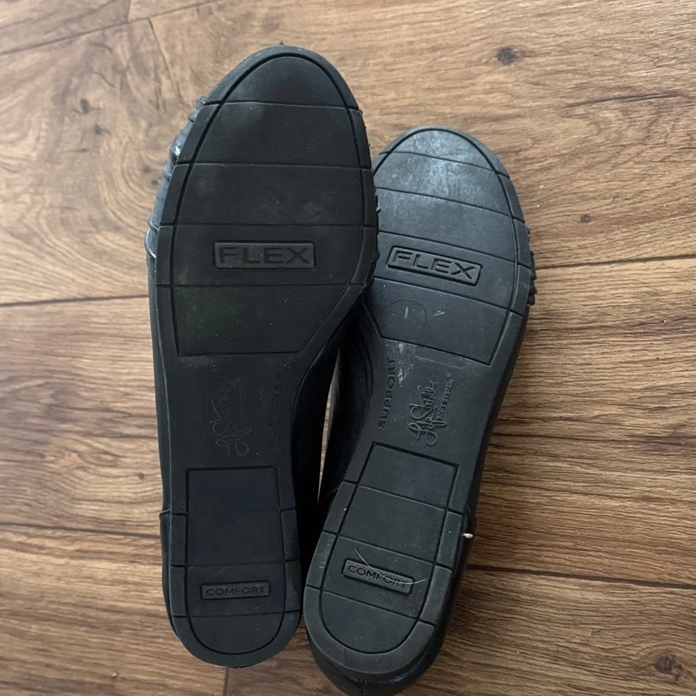 Life Stride Black Twist-Front Women's Flats
